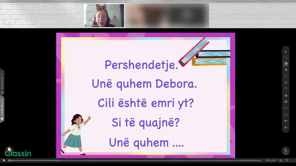 A lesson slide reading Përshëndetje, Unë quhem Debora, used to practise introductions
